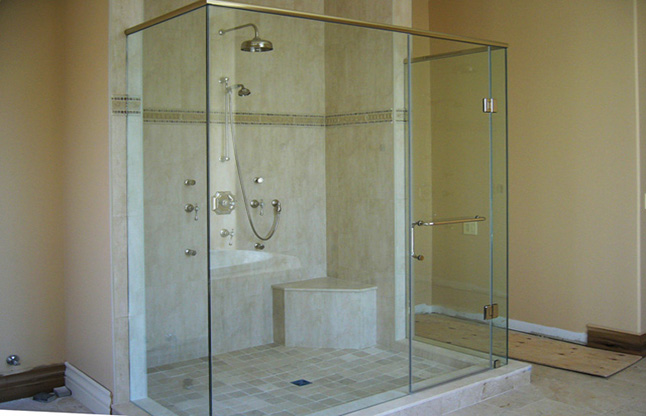 Lắp đặt vách tắm kính là cách tốt nhất để cải thiện không gian phòng tắm của bạn. Hình ảnh sẽ cho thấy tầm quan trọng của việc lắp đặt và những lợi ích mà nó mang lại cho không gian phòng tắm của bạn.