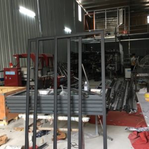 nhôm thanh làm cánh kính tủ áo