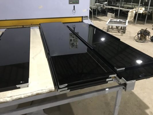 cánh kính tủ bếp đẹp