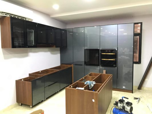 cánh kính tủ bếp đẹp