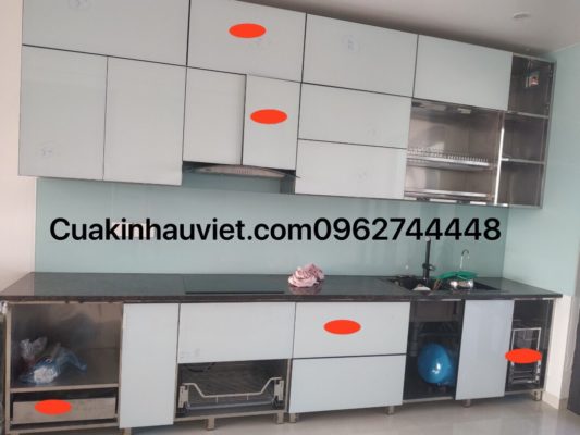 canh kính tủ áo