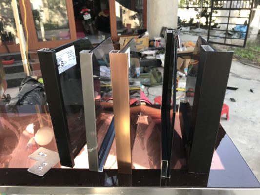 mặt đứng các mẫu cánh kính tủ áo