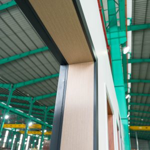 cửa nhôm tấm than tre