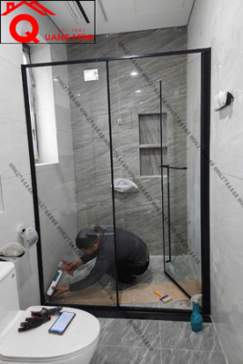 thi công lắp đặt cabin slim 1 cánh mở quay 1 vách cố định