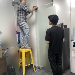 giải phóng vách ngăn di chuyển vách ngăn kính